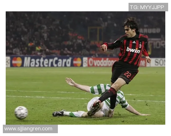 足球巨星走上街头与民同乐展现街头踢球魅力瞬间