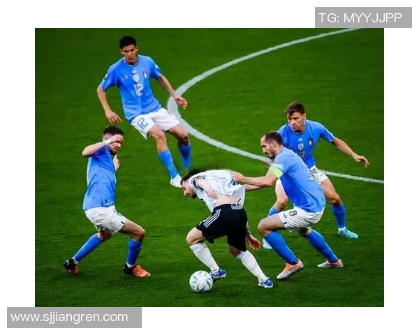 足球星球大战的巅峰对决：历史上最激动人心的瞬间与经典时刻回顾