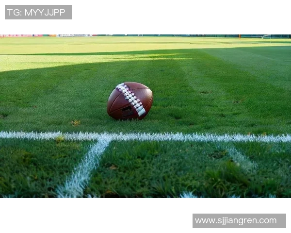 足球球星凉垫设计灵感解析带你感受运动与生活的激情融合