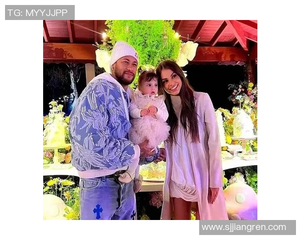 足球球星探访明星家庭揭秘温馨生活瞬间和背后故事 足球球星探访明星家庭揭秘温馨生活瞬间和背后故事